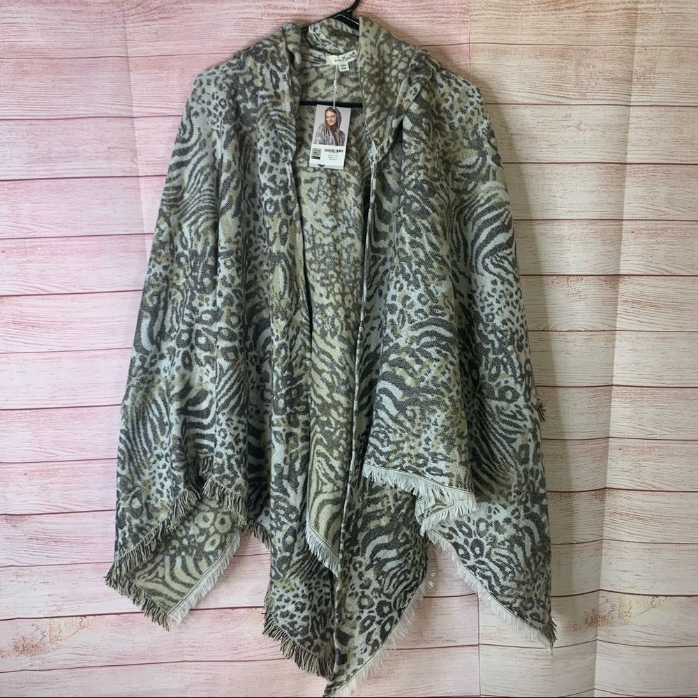Simply Noelle NWT Hooded Cape Poncho Wrap